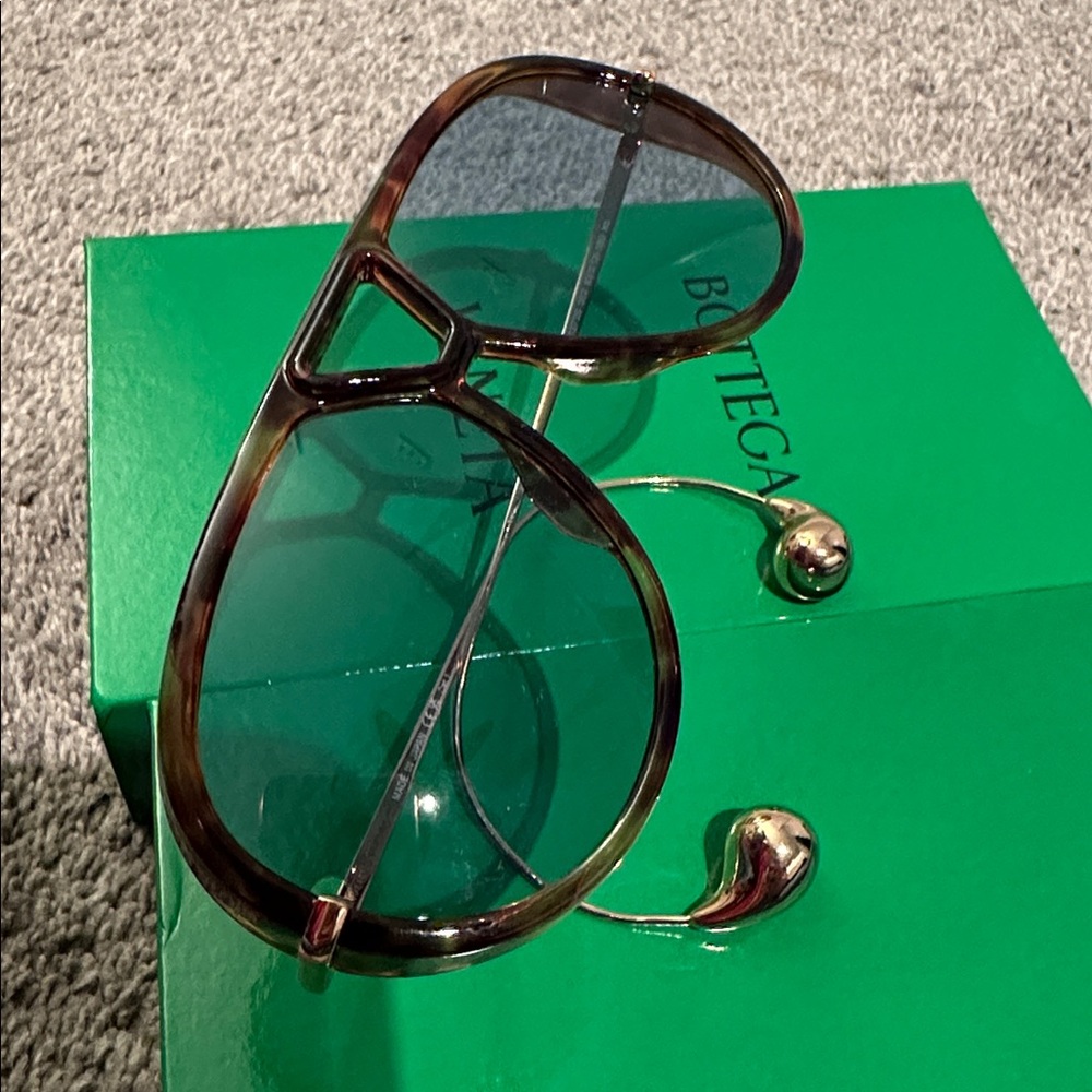 Bottega Veneta Tortoise Shell Sunglasses with Gold Accents - Picture 5 of 6